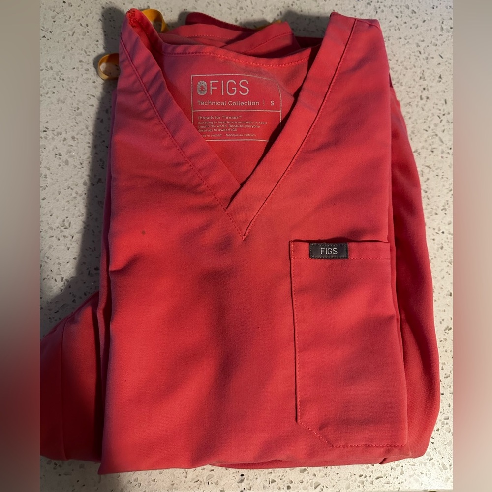 Size small pink scrub set